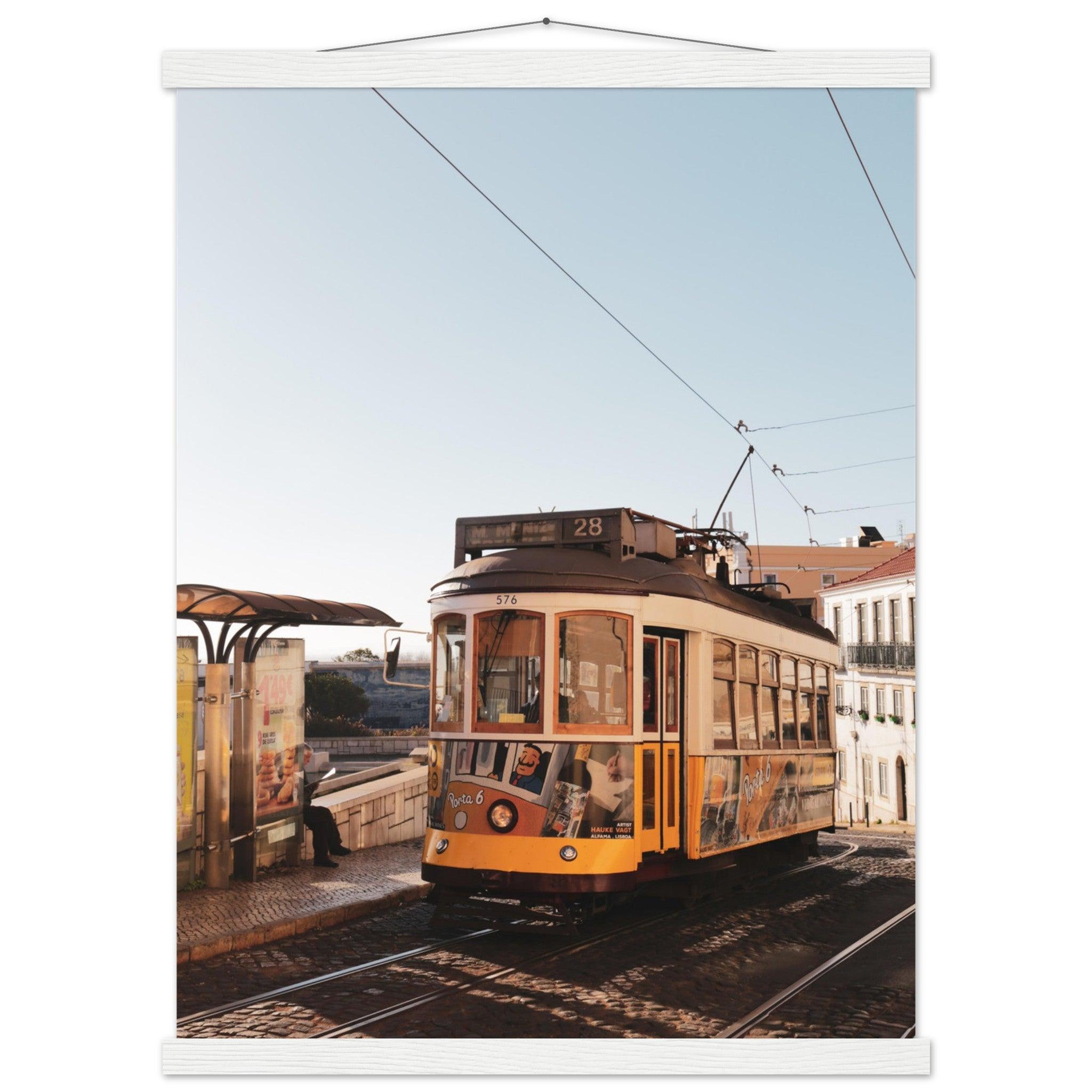 Bahn in Lissabon - Printree.ch Bahn, Foto, Fotografie, issabon, Metro, Nahverkehr, Portugal, Reisen, Sehenswürdigkeiten, Stadtbahn, Straßenbahn, Transport, unsplash, urban, öffentlicher Verkehr