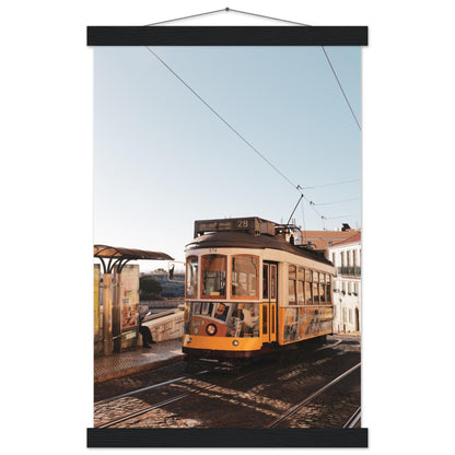 Bahn in Lissabon - Printree.ch Bahn, Foto, Fotografie, issabon, Metro, Nahverkehr, Portugal, Reisen, Sehenswürdigkeiten, Stadtbahn, Straßenbahn, Transport, unsplash, urban, öffentlicher Verkehr