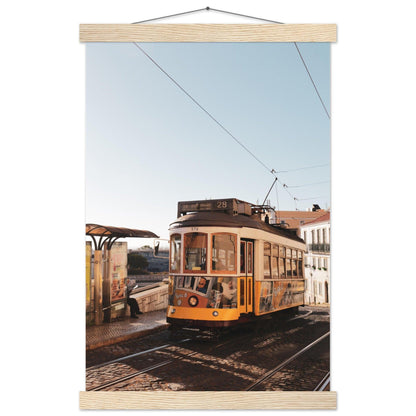 Bahn in Lissabon - Printree.ch Bahn, Foto, Fotografie, issabon, Metro, Nahverkehr, Portugal, Reisen, Sehenswürdigkeiten, Stadtbahn, Straßenbahn, Transport, unsplash, urban, öffentlicher Verkehr