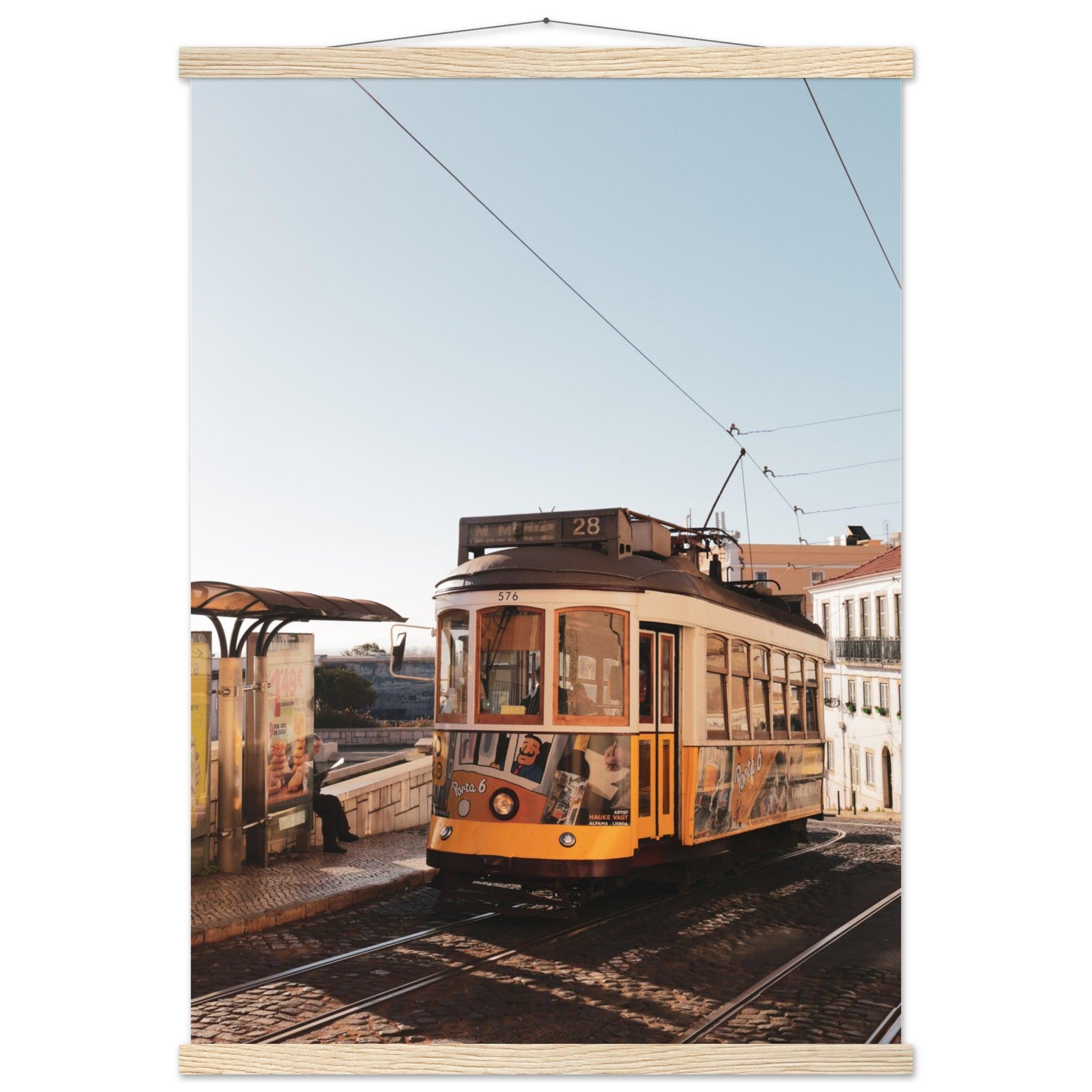 Bahn in Lissabon - Printree.ch Bahn, Foto, Fotografie, issabon, Metro, Nahverkehr, Portugal, Reisen, Sehenswürdigkeiten, Stadtbahn, Straßenbahn, Transport, unsplash, urban, öffentlicher Verkehr