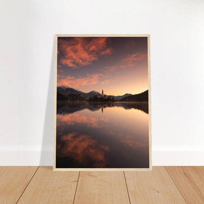 Bled am malerischen See - Printree.ch Abendstimmung, Aussichtspunkt, Bergkulisse, Bled, Foto, Fotografie, Landschaft, Natur, Reisen, romantisch, See, Slowenien, Sonnenuntergang, unsplash, Wassersport