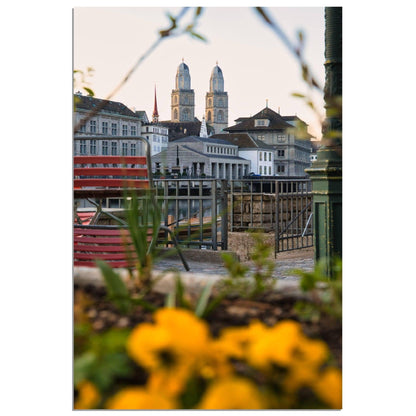 Die Farben des Frühling in Zürich - Printree.ch alt, architektur, blau, blick, brücke, eifach-züri, europa, europäisch, fluss, gebäude, grossmünster, innenstadt, kathedrale, kirche, limmat, panorama, reisen, schweiz, schweizer, see, skyline, stadt, stadtbild, strasse, tourismus, turm, urban, wahrzeichen, zürich