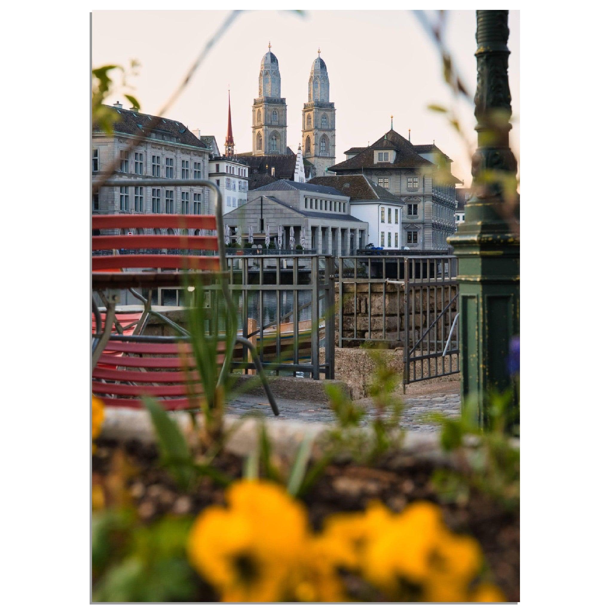 Die Farben des Frühling in Zürich - Printree.ch alt, architektur, blau, blick, brücke, eifach-züri, europa, europäisch, fluss, gebäude, grossmünster, innenstadt, kathedrale, kirche, limmat, panorama, reisen, schweiz, schweizer, see, skyline, stadt, stadtbild, strasse, tourismus, turm, urban, wahrzeichen, zürich