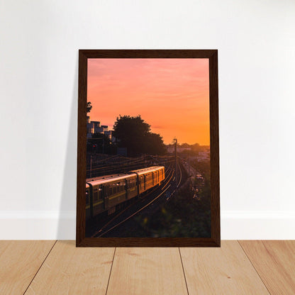 Dubliner Sonnenuntergang Poster - Printree.ch Abendsonne, Bahnhof, Dublin, Eisenbahn, Foto, Fotografie, Irland, Reise, Reisen, Sonnenuntergang, Stadtlandschaft, unsplash, Verkehrsmittel, Zug, öffentlicher Verkehr