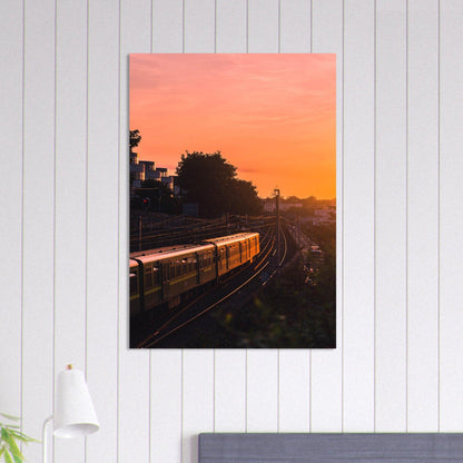 Dubliner Sonnenuntergang Poster - Printree.ch Abendsonne, Bahnhof, Dublin, Eisenbahn, Foto, Fotografie, Irland, Reise, Reisen, Sonnenuntergang, Stadtlandschaft, unsplash, Verkehrsmittel, Zug, öffentlicher Verkehr