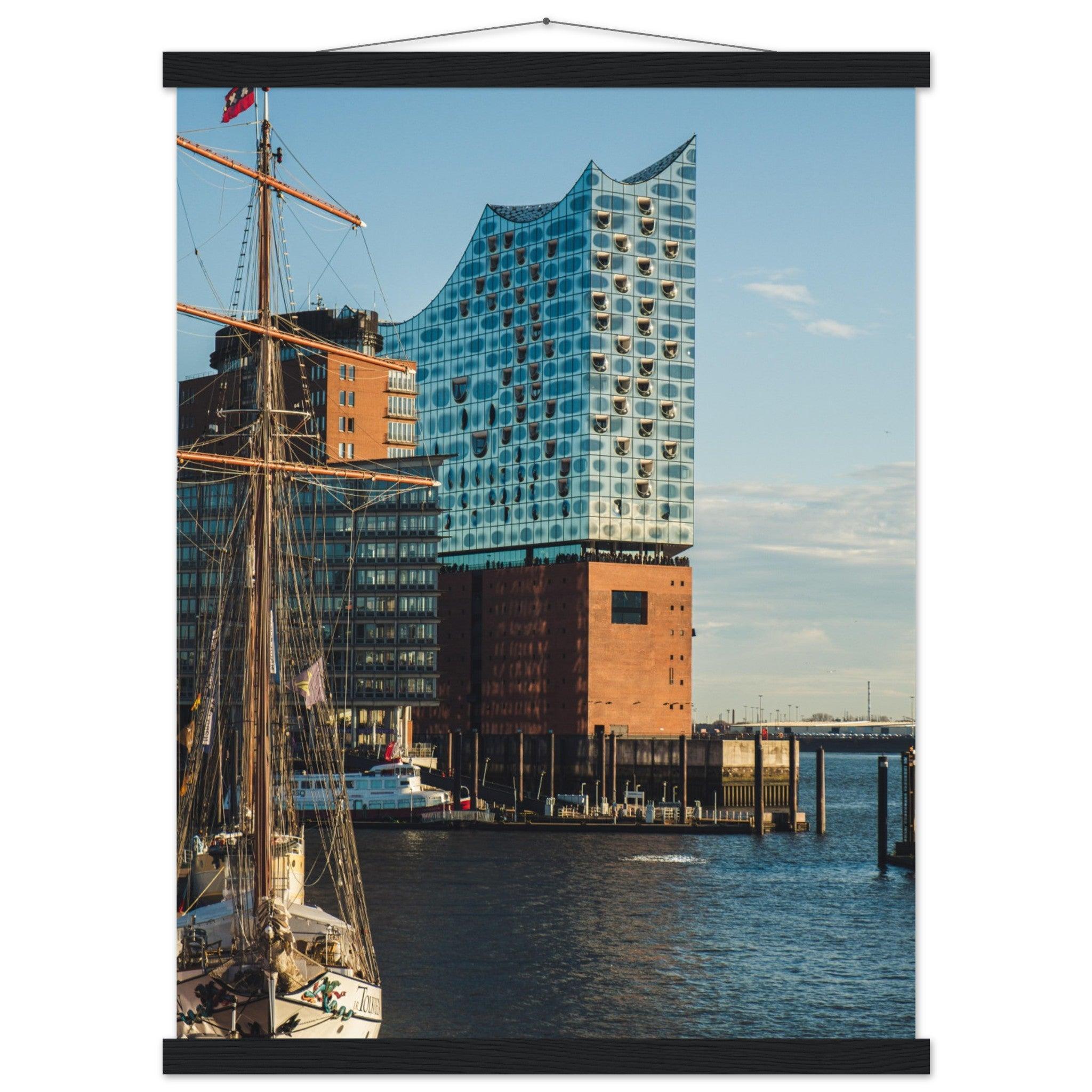 Elbphilharmonie in Hamburg, Deutschland - Printree.ch Architektur, Deutschland, Elbphilharmonie, Foto, Fotografie, Hafen, Hamburg, Konzerthaus, Konzertsaal, Kultur, Landungsbrücken, moderne Architektur, Musik, Reisen, unsplash, Wahrzeichen