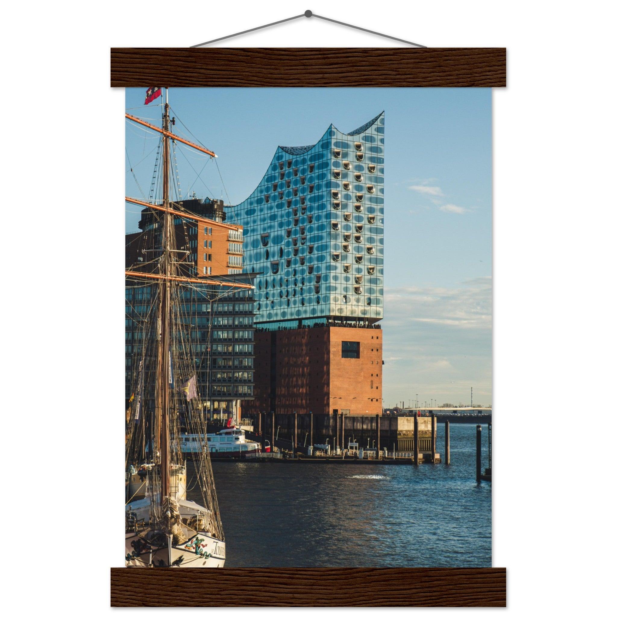 Elbphilharmonie Poster - Printree.ch Architektur, Deutschland, Elbphilharmonie, Foto, Fotografie, Hafen, Hamburg, Konzerthaus, Konzertsaal, Kultur, Landungsbrücken, moderne Architektur, Musik, Reisen, unsplash, Wahrzeichen