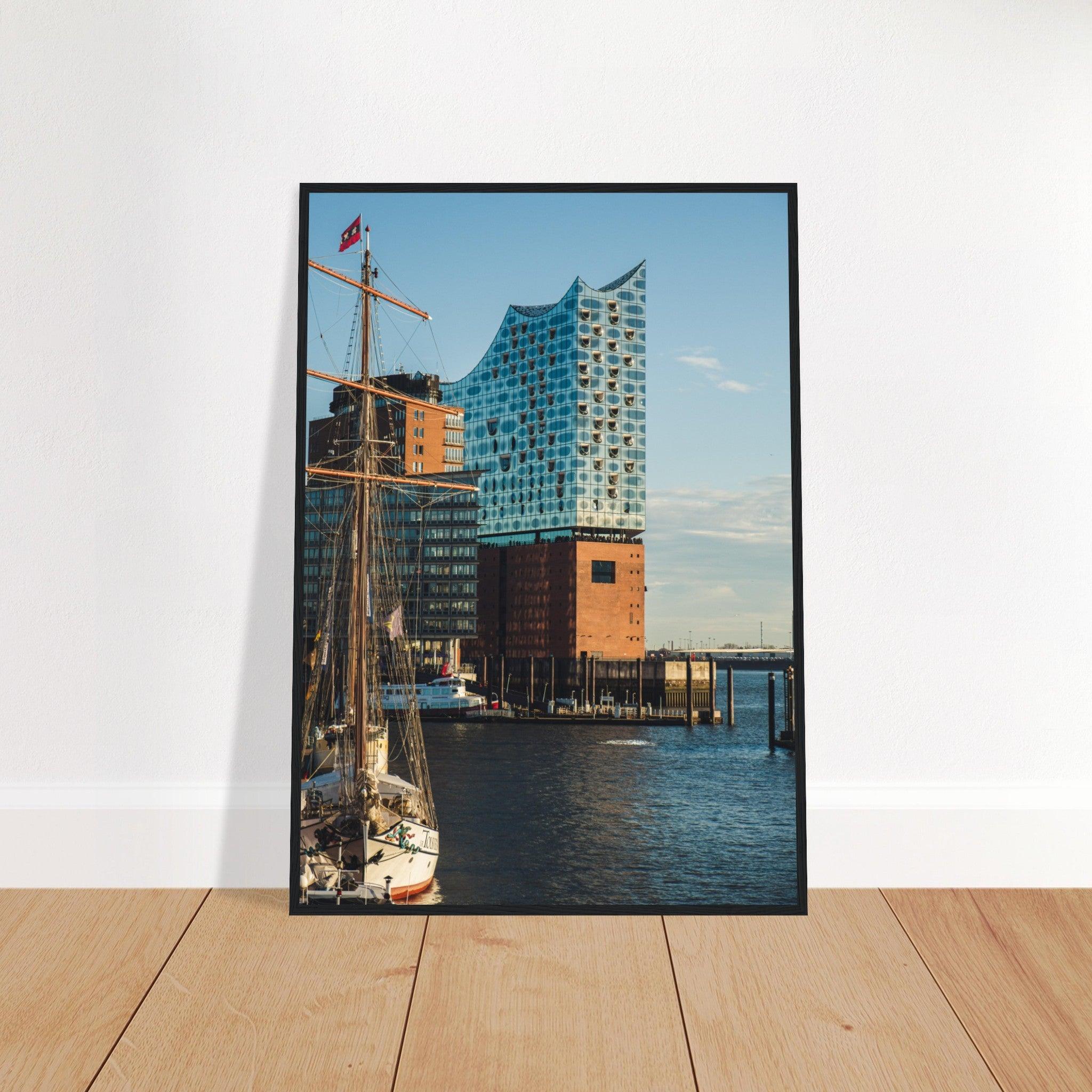 Elbphilharmonie Poster - Printree.ch Architektur, Deutschland, Elbphilharmonie, Foto, Fotografie, Hafen, Hamburg, Konzerthaus, Konzertsaal, Kultur, Landungsbrücken, moderne Architektur, Musik, Reisen, unsplash, Wahrzeichen