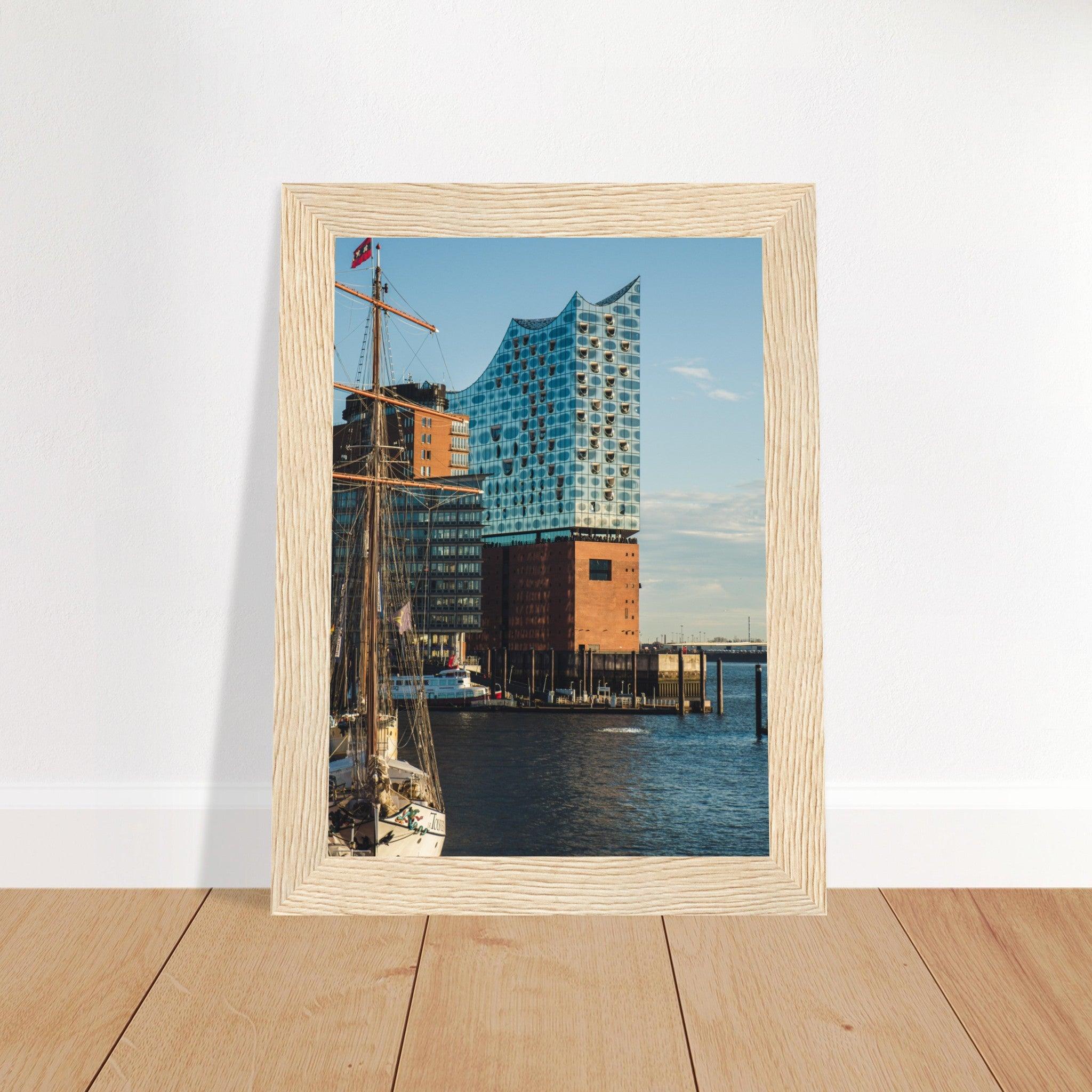 Elbphilharmonie Poster - Printree.ch Architektur, Deutschland, Elbphilharmonie, Foto, Fotografie, Hafen, Hamburg, Konzerthaus, Konzertsaal, Kultur, Landungsbrücken, moderne Architektur, Musik, Reisen, unsplash, Wahrzeichen