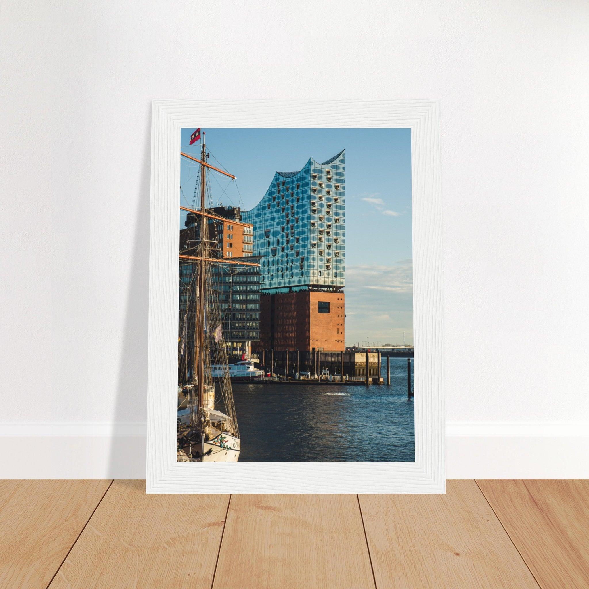 Elbphilharmonie in Hamburg, Deutschland - Printree.ch Architektur, Deutschland, Elbphilharmonie, Foto, Fotografie, Hafen, Hamburg, Konzerthaus, Konzertsaal, Kultur, Landungsbrücken, moderne Architektur, Musik, Reisen, unsplash, Wahrzeichen