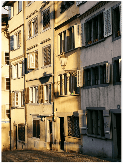 Fortunagasse - Printree.ch alt, architektur, außen, blick, denkmal, eifach-züri, einfachschweizer, europa, europäisch, exklusiv, farbig, fassade, fenster, fortunagasse, Foto, Fotografie, gasse, gebäude, haus, heim, historisch, lindenhof, poster, reise, Reisen, Schweiz, stadt, stadtbild, straße, tourismus, urban, vintage, Wand, wohnung, zurichby.ch, Zürich