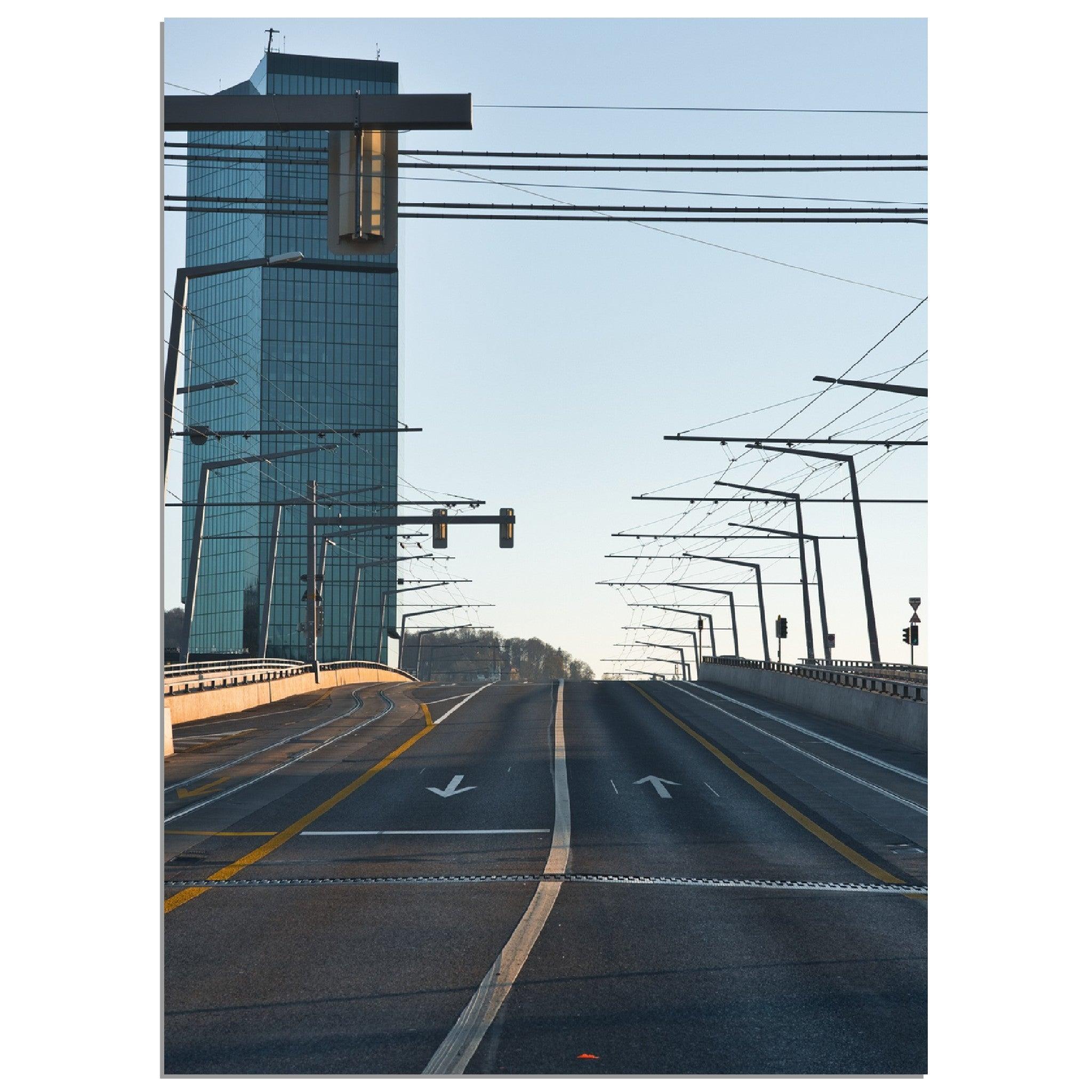 Hardbrücke Zürich - Printree.ch alt, architektur, blau, blick, brücke, eifach-züri, europa, europäisch, fluss, gebäude, grossmünster, innenstadt, kathedrale, kirche, limmat, panorama, reisen, schweiz, schweizer, see, skyline, stadt, stadtbild, strasse, tourismus, turm, urban, wahrzeichen, zürich