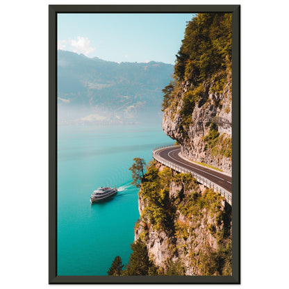 Harmonie von Straße und See am Thunersee - Printree.ch alpin, Unsplash