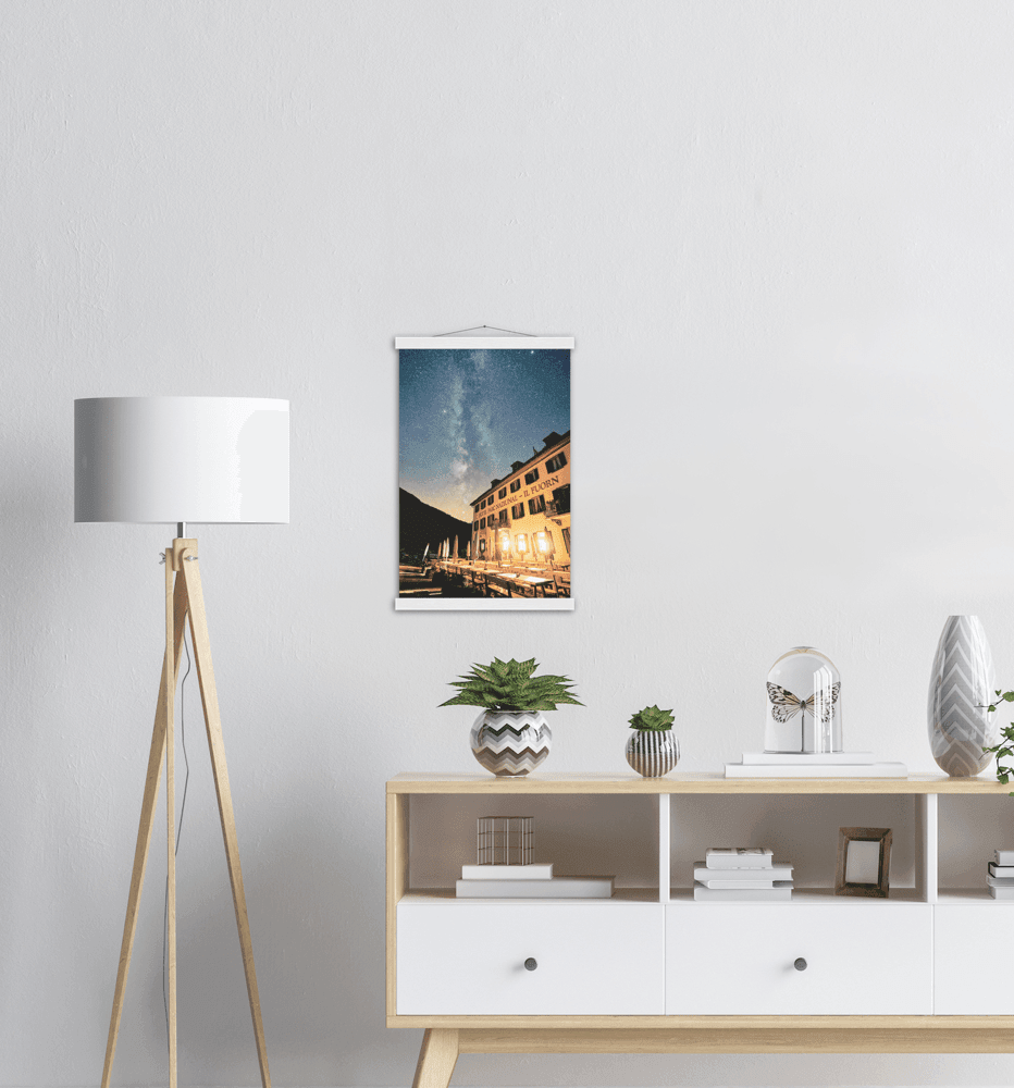 Il Fourn Hotel mit Milchstrasse - Printree.ch einfachschweizer, exklusiv, Foto, Fotografie, Galaxie, landschaft, Poster, Reisen, Schweiz, schweizer alpen, tourismus, Universum