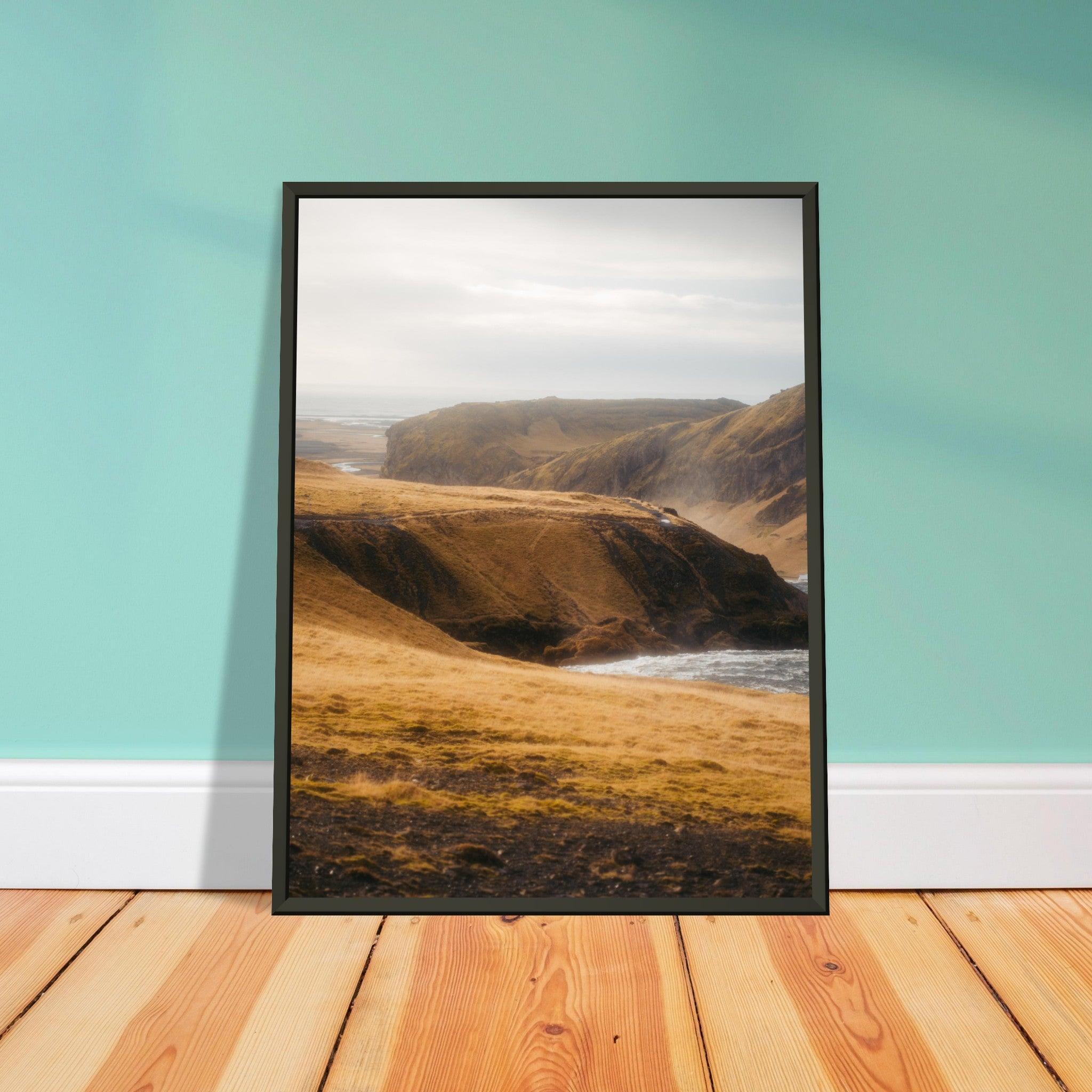 Island-Paradies: Beeindruckendes Poster der faszinierenden Naturwunder. - Printree.ch Abgeschiedenheit, Fjord, Foto, Fotografie, Geothermie, Gletscher, Island, Landschaft, Nationalpark, Natur, Nordlichter, Reisen, unsplash, Vulkan, Wasserfall