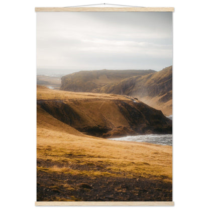 Island-Paradies: Beeindruckendes Poster der faszinierenden Naturwunder. - Printree.ch Abgeschiedenheit, Fjord, Foto, Fotografie, Geothermie, Gletscher, Island, Landschaft, Nationalpark, Natur, Nordlichter, Reisen, unsplash, Vulkan, Wasserfall