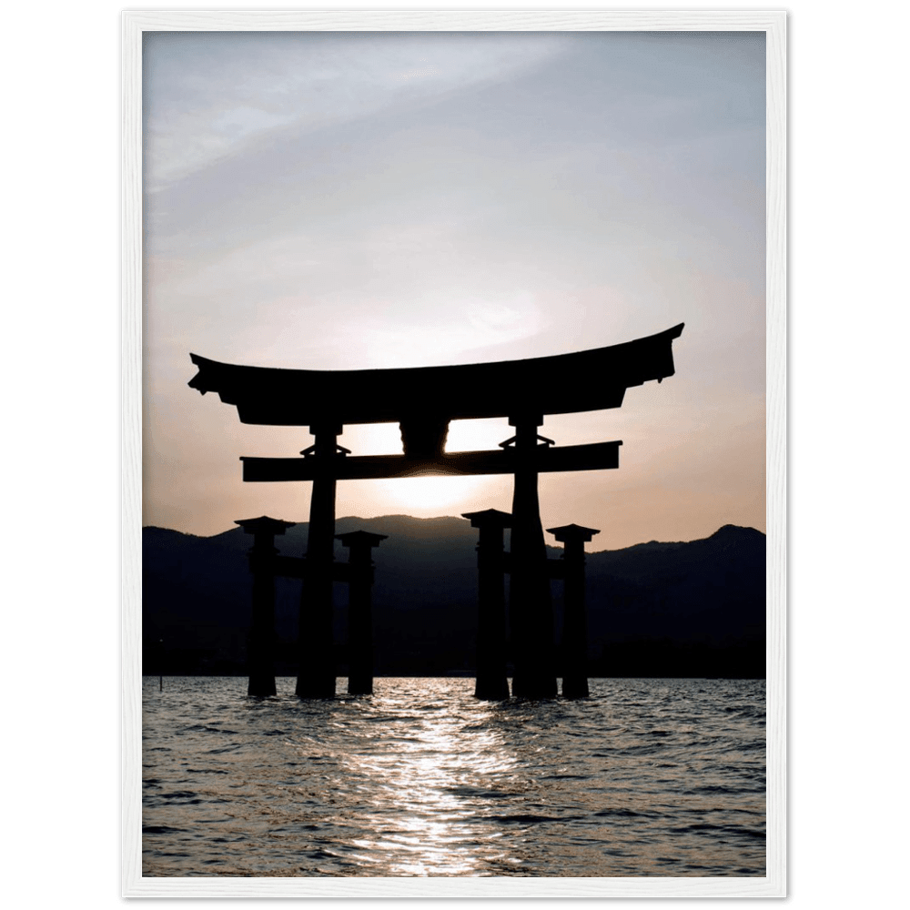 Itsukushima-Schrein - Printree.ch Asien, attraktion, berühmt, blau, buddhismus, buddhistisch, einfachschweizer, exklusiv, Foto, Fotografie, historisch, insel, Japan, landschaft, meer, miyajima, natur, orange, Poster, Reisen, religion, schrein, schwimmend, sonnenaufgang, sonnenuntergang, tor, tourismus, wasser, welt, wolken