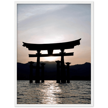 Itsukushima-Schrein - Printree.ch Asien, attraktion, berühmt, blau, buddhismus, buddhistisch, einfachschweizer, exklusiv, Foto, Fotografie, historisch, insel, Japan, landschaft, meer, miyajima, natur, orange, Poster, Reisen, religion, schrein, schwimmend, sonnenaufgang, sonnenuntergang, tor, tourismus, wasser, welt, wolken