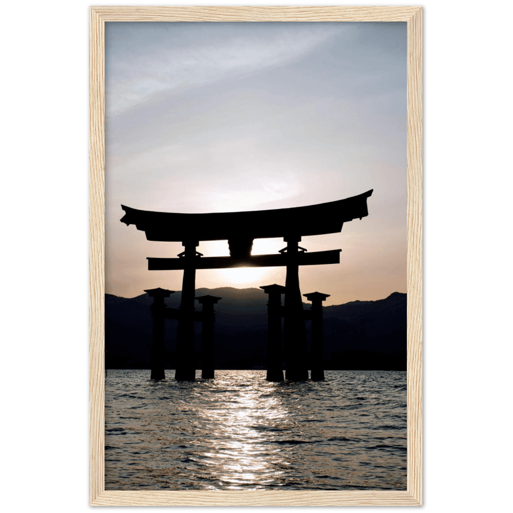 Itsukushima-Schrein - Printree.ch Asien, attraktion, berühmt, blau, buddhismus, buddhistisch, einfachschweizer, exklusiv, Foto, Fotografie, historisch, insel, Japan, landschaft, meer, miyajima, natur, orange, Poster, Reisen, religion, schrein, schwimmend, sonnenaufgang, sonnenuntergang, tor, tourismus, wasser, welt, wolken