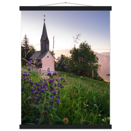 Kirche in den Alpen Poster - Printree.ch Alpenregion, Architektur, Foto, Fotografie, Gottesdienst, historisch, Kirche, Kultur, Kärnten, Reisen, Religion, Sakralbau, Sehenswürdigkeit, unsplash, Österreich