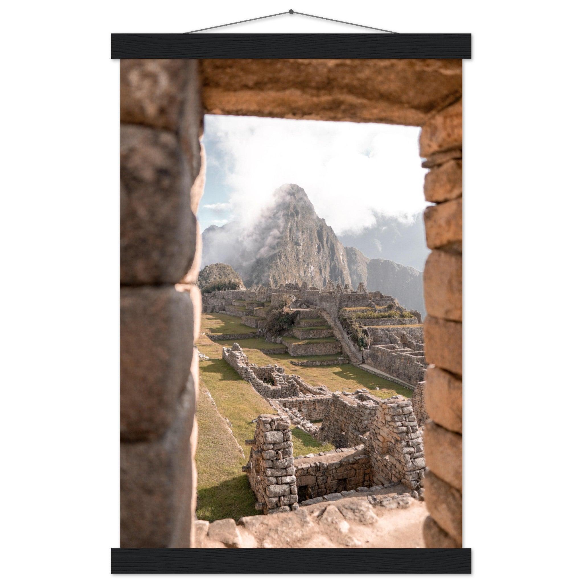 Machu Picchu Poster - Printree.ch Anden, Archäologie, Berglandschaft, Foto, Fotografie, Inka, Kultur, Machu Picchu, Peru, Reisen, Ruinen, Sehenswürdigkeit, unsplash, Wanderung, Weltwunder