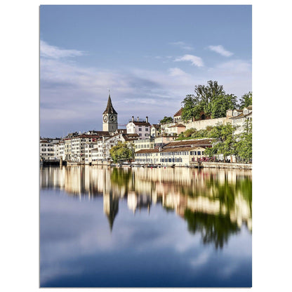 Majestätische Schönheit Zürichs Altstadt mit Limmat - Printree.ch alt, architektur, blau, blick, brücke, eifach-züri, europa, europäisch, fluss, gebäude, grossmünster, innenstadt, kathedrale, kirche, limmat, panorama, reisen, schweiz, schweizer, see, skyline, stadt, stadtbild, strasse, tourismus, turm, urban, wahrzeichen, zürich