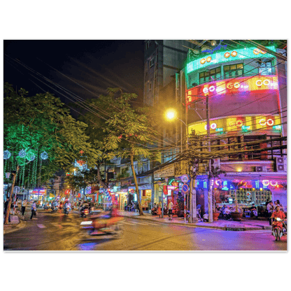 Nachtleben Hanoi - Printree.ch abend, Asien, attraktion, beschäftigt, dämmerung, einfachschweizer, exklusiv, Foto, Fotografie, geschäft, hanoi, innenstadt, landschaft, licht, nacht, Poster, reise, Reisen, sonnenuntergang, stadt, straße, tourismus, transport, urban, verkehr, vietnam, ziel