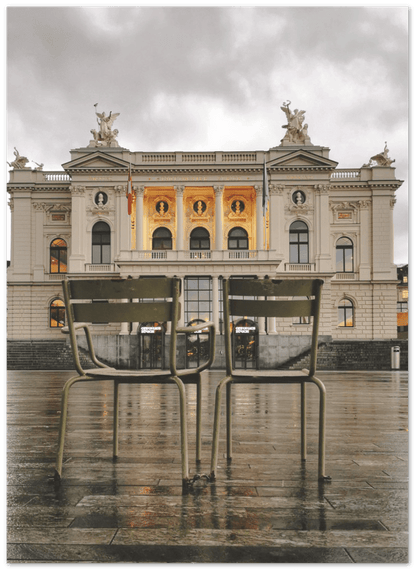 Opernhaus im Regen - Printree.ch architektur, attraktion, berühmt, eifach-züri, einfachschweizer, europa, exklusiv, fluss, Foto, Fotografie, haus, historisch, kathedrale, landschaft, Oper, panorama, Poster, reise, stadt, straße, tour, tourismus, zentrum, zurichby.ch, Zürich