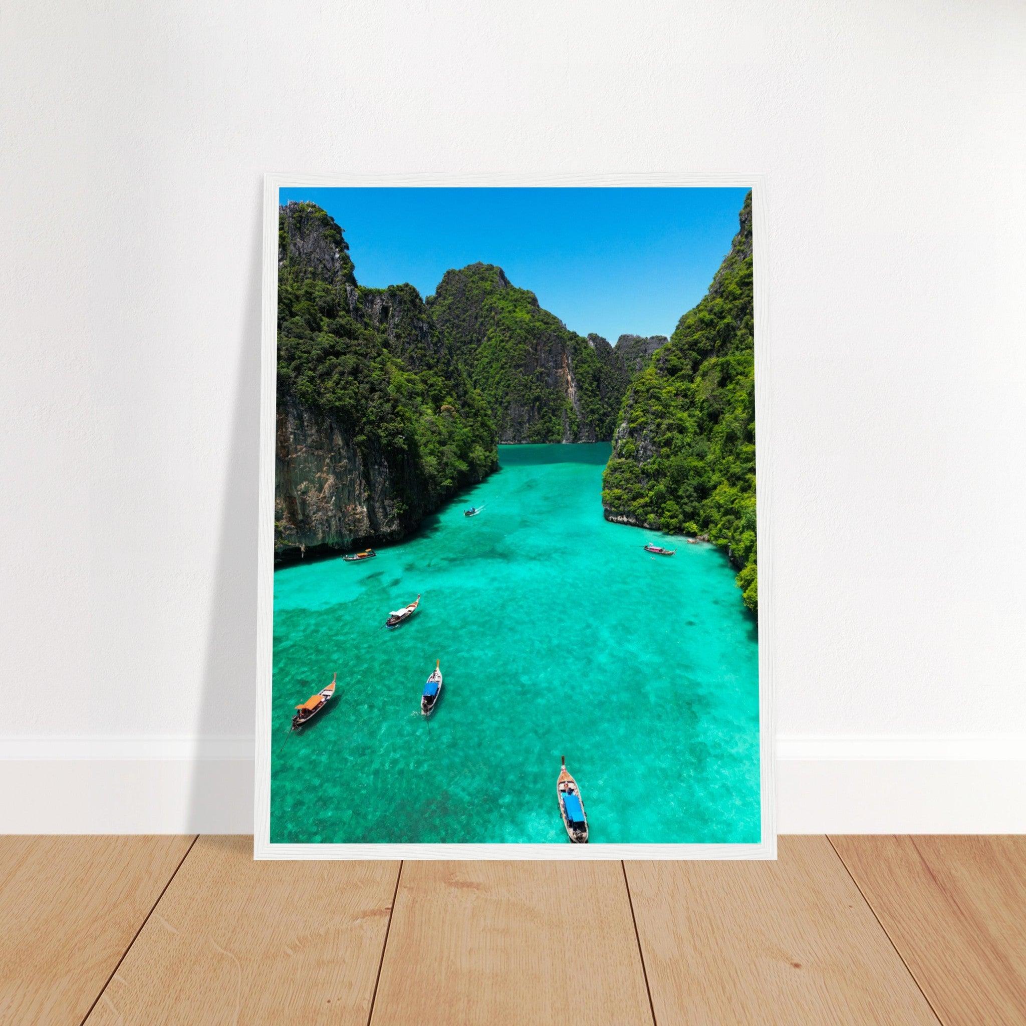 Pi Leh Bay Poster: Tropische Schönheit - Printree.ch Andamanisches Meer, Bootstour, Foto, Fotografie, Inseln, Krabi, Küstenlandschaft, Mueang Krabi Bezirk, Naturschönheit, Pi Leh Bay, Pi Leh Lagoon, Reisen, Thailand, türkisfarbenes Wasser, unsplash