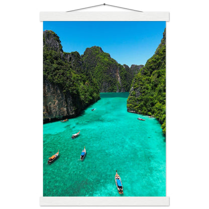 Pi Leh Bay Poster: Tropische Schönheit - Printree.ch Andamanisches Meer, Bootstour, Foto, Fotografie, Inseln, Krabi, Küstenlandschaft, Mueang Krabi Bezirk, Naturschönheit, Pi Leh Bay, Pi Leh Lagoon, Reisen, Thailand, türkisfarbenes Wasser, unsplash