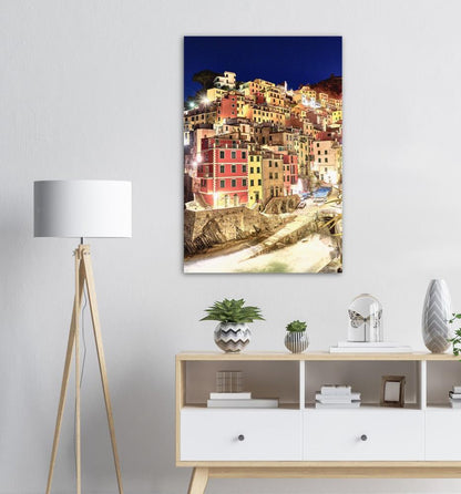 Riomaggiore bei Nacht - Printree.ch architektur, boot, bunt, cinque, dorf, einfachschweizer, europa, exklusiv, Foto, Fotografie, haus, italien, italienisch, klippe, küste, landschaft, manarola, meer, mittelmeer, natur, ozean, Poster, reise, Reisen, riomaggiore, schön, seelandschaft, sommer, stadt, strand, terre, tourismus, tourist, urlaub, wahrzeichen, ziel