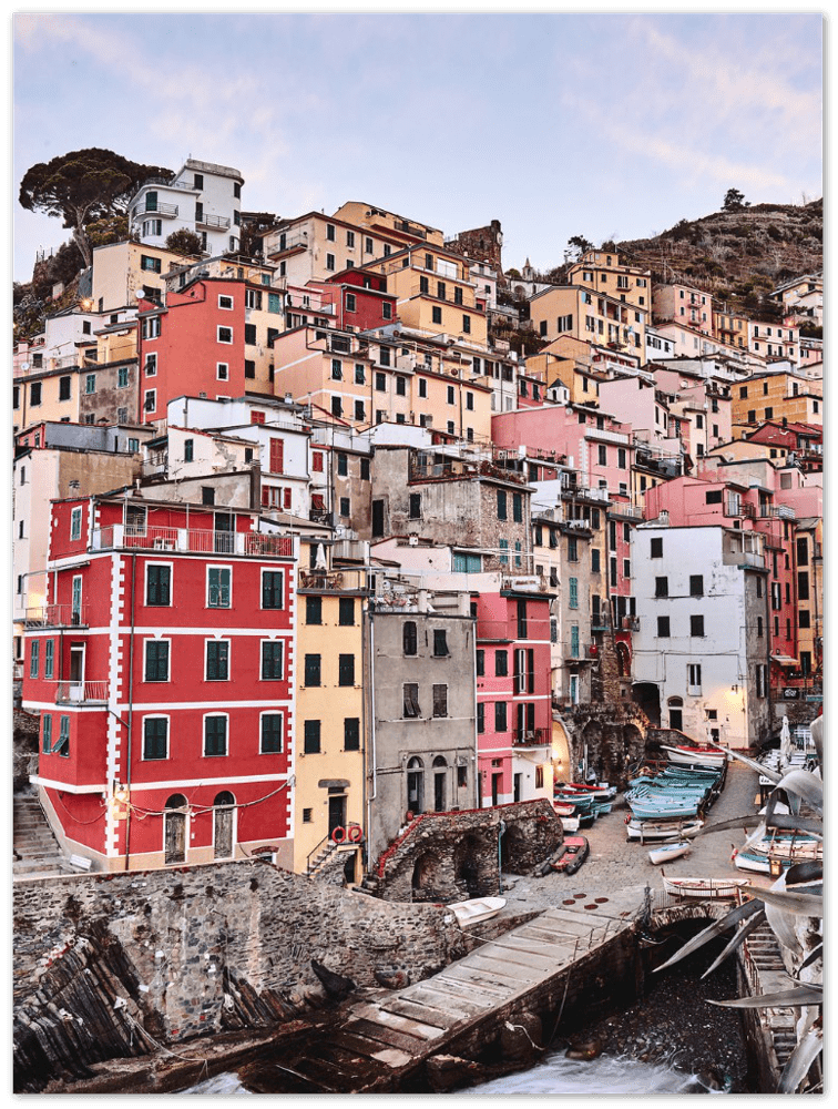 Riomaggiore Hafen - Printree.ch architektur, boot, bunt, cinque, dorf, einfachschweizer, europa, exklusiv, Foto, Fotografie, haus, italien, italienisch, klippe, küste, landschaft, manarola, meer, mittelmeer, natur, ozean, Poster, reise, Reisen, riomaggiore, schön, seelandschaft, sommer, stadt, strand, terre, tourismus, tourist, urlaub, wahrzeichen, ziel