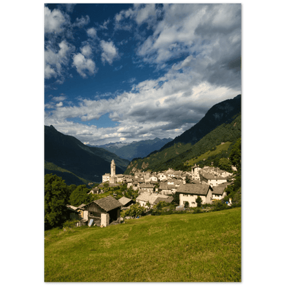 Soglio GR - Printree.ch alpen, alt, architektur, berg, berge, blick, bäume, denkmal, dorf, einfachschweizer, europa, exklusiv, Foto, Fotografie, gebäude, grün, herbst, historisch, häuser, kirche, landschaft, maloja, mittelalterlich, natur, nebel, panorama, Poster, reisen, Schweiz, soglio, stadt, stein, tal, tourismus