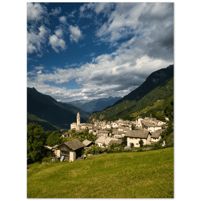 Soglio GR - Printree.ch alpen, alt, architektur, berg, berge, blick, bäume, denkmal, dorf, einfachschweizer, europa, exklusiv, Foto, Fotografie, gebäude, grün, herbst, historisch, häuser, kirche, landschaft, maloja, mittelalterlich, natur, nebel, panorama, Poster, reisen, Schweiz, soglio, stadt, stein, tal, tourismus