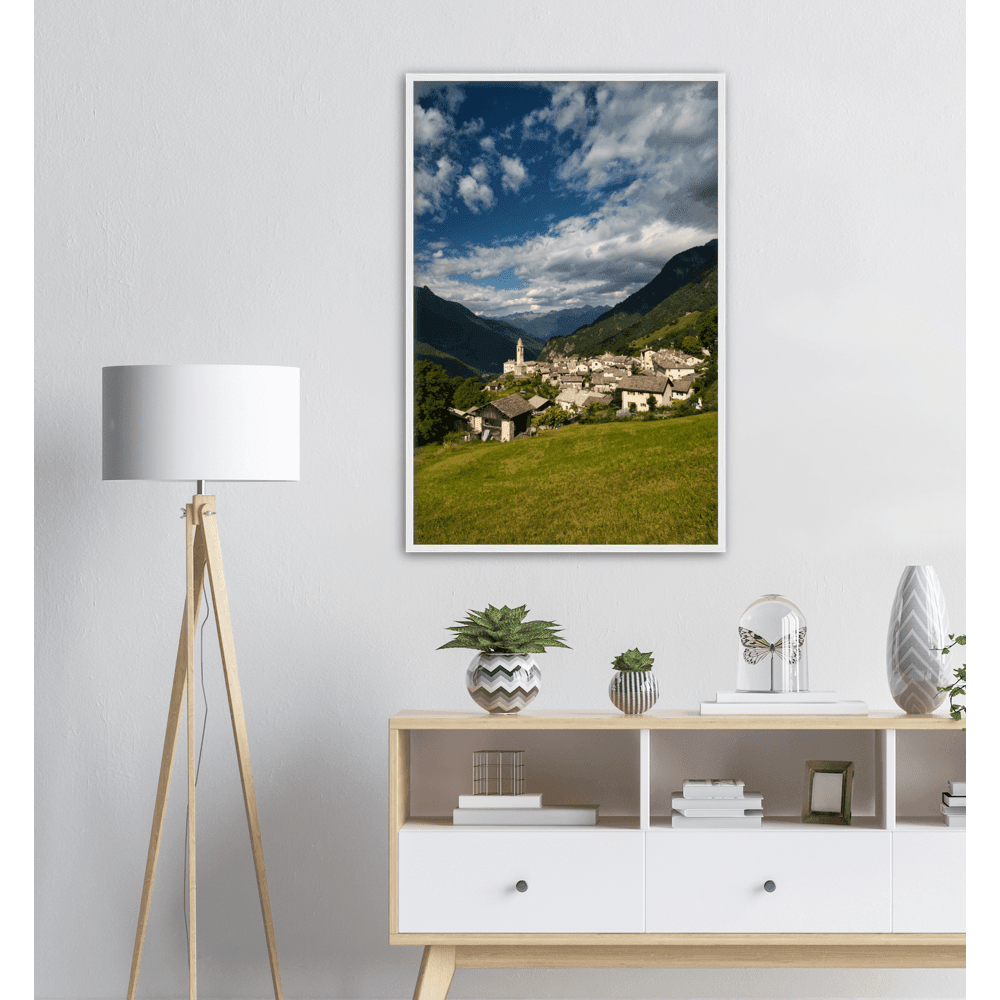 Soglio GR - Printree.ch alpen, alt, architektur, berg, berge, blick, bäume, denkmal, dorf, einfachschweizer, europa, exklusiv, Foto, Fotografie, gebäude, grün, herbst, historisch, häuser, kirche, landschaft, maloja, mittelalterlich, natur, nebel, panorama, Poster, reisen, Schweiz, soglio, stadt, stein, tal, tourismus