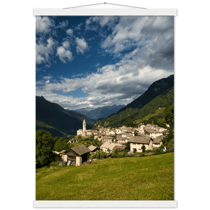 Soglio GR - Printree.ch alpen, alt, architektur, berg, berge, blick, bäume, denkmal, dorf, einfachschweizer, europa, exklusiv, Foto, Fotografie, gebäude, grün, herbst, historisch, häuser, kirche, landschaft, maloja, mittelalterlich, natur, nebel, panorama, Poster, reisen, Schweiz, soglio, stadt, stein, tal, tourismus