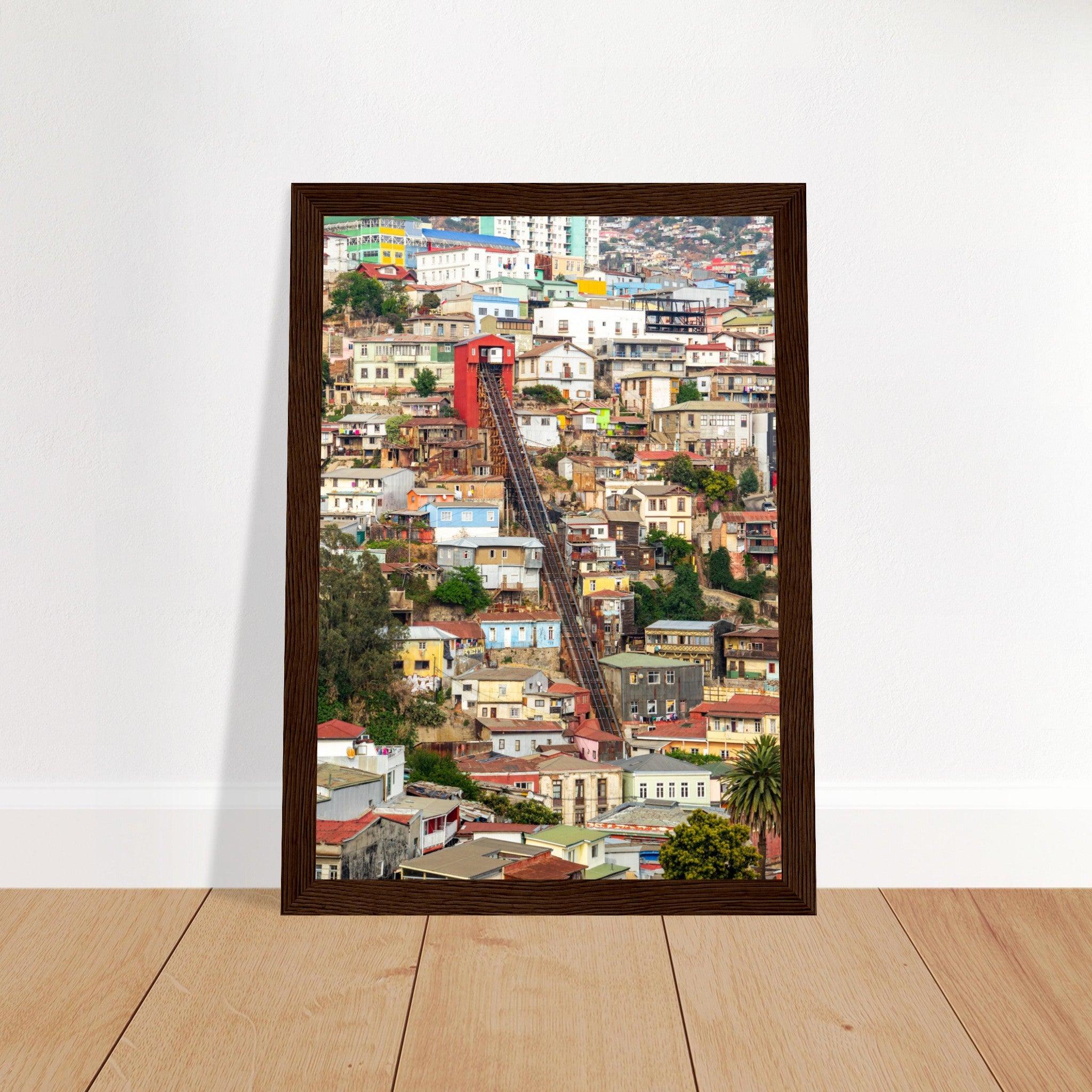 Valparaíso Schönheitsposter - Printree.ch bunte Häuser, Chile, Farben, Foto, Fotografie, Hafenstadt, Kultur, Künstlerviertel, Küste, Reisen, Stadtbild, Straßenkunst, UNESCO-Welterbe, unsplash, Valparaíso