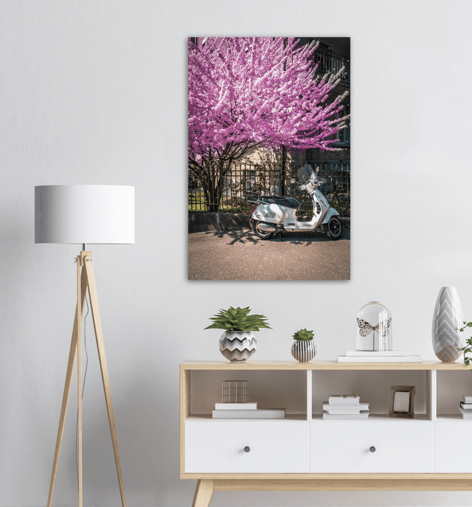 Vespa Frühling - Printree.ch alt, Architektur, Asien, Bauwerk, Buddha, Buddhismus, eifach-züri, einfachschweizer, exklusiv, Foto, Fotografie, Gebäude, Geschichte, grüne Farbe, historisch, Holz - Material, im Freien, Japan, japanische Kultur, Kulturen, Nara Stadt, ostasiatische Kultur, Poster, Präfektur Nara, Reisen, Reiseziele, Religion, Schrein, Sozialgeschichte, Spiritualität, Tempel - Gebäude, Tourismus, traditionell, Wahrzeichen, zurichby.ch, Zürich