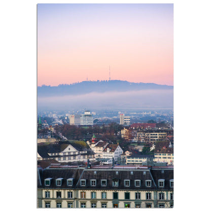 Zürichs Charme im Morgenserwachen - Printree.ch alt, architektur, blau, blick, brücke, eifach-züri, europa, europäisch, fluss, gebäude, grossmünster, innenstadt, kathedrale, kirche, limmat, panorama, reisen, schweiz, schweizer, see, skyline, stadt, stadtbild, strasse, tourismus, turm, urban, wahrzeichen, zürich