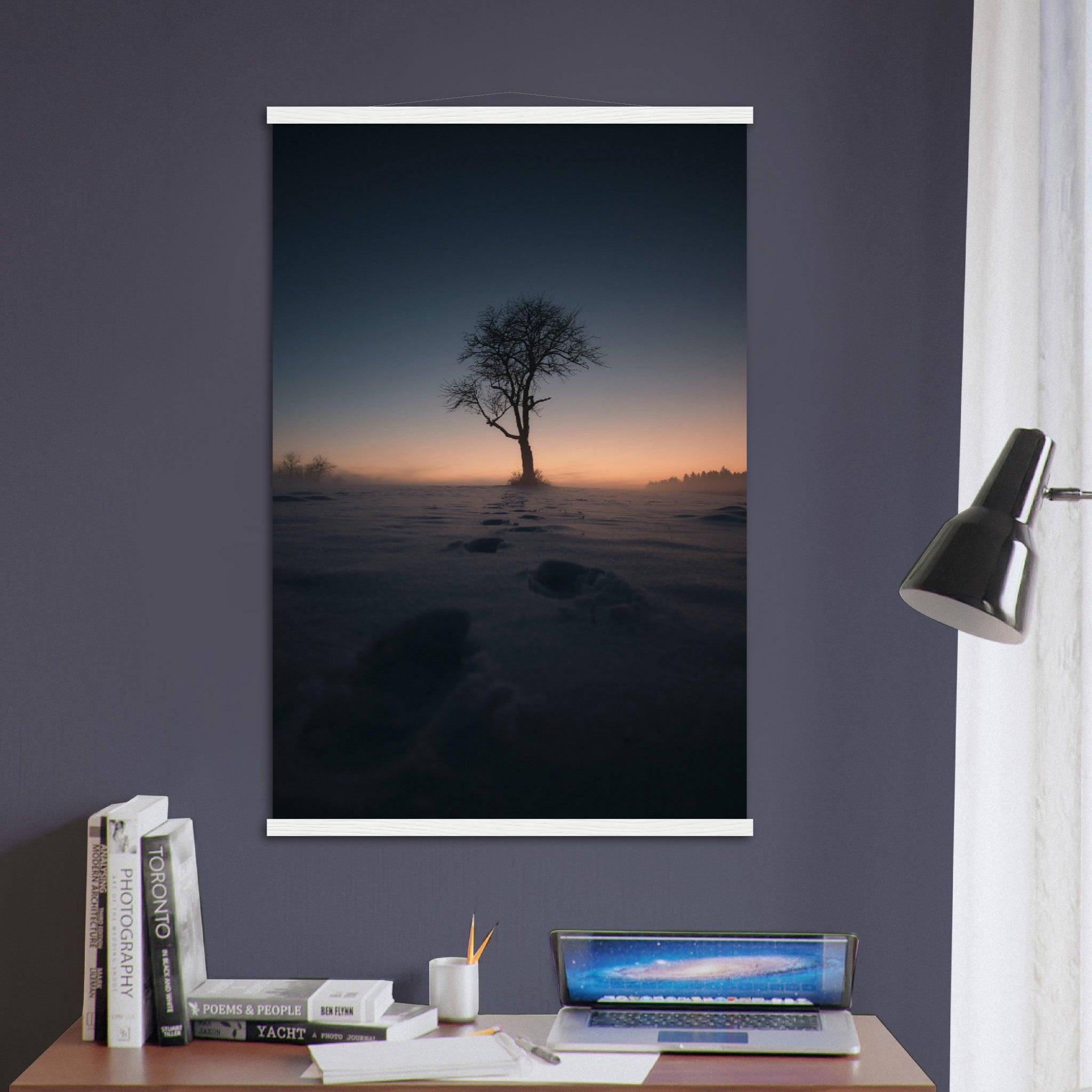 Baum im Schnee - Printree.ch auf dem Lande, Aussicht, Baum, Feld, Foto, Fotografie, Frost, Gras, Himmel, Hintergrund, im Freien, Jahreszeit, Kälte, Landschaft, Licht, ländlich, Morgen, Morgendämmerung, Natur, natürlich, reise, Reisen, Schnee, schön, Sonnenaufgang, Sonnenlicht, Sonnenuntergang, Szene, Umgebung, Wetter, Winter, Wolken