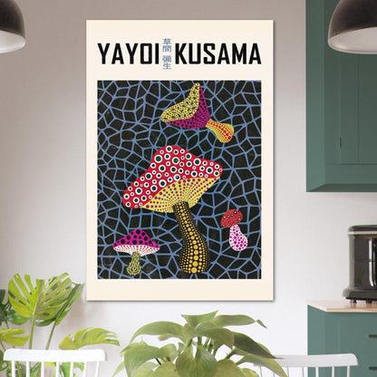 Kusama Pilze - Lebendige Kunstposter für Ihr Zuhause oder Büro - Printree.ch blau, blume, cartoon, charakter, dame, design, feier, feministisch, frau künstlerin, grafik, haar, hintergrund, illustration, japan, japanisch, japanische künstlerin, jung, kultur, menschen, mode, niedlich, pop art, punkte, schön, schönheit, vektor, weiblich, yayoi, yayoi kusama