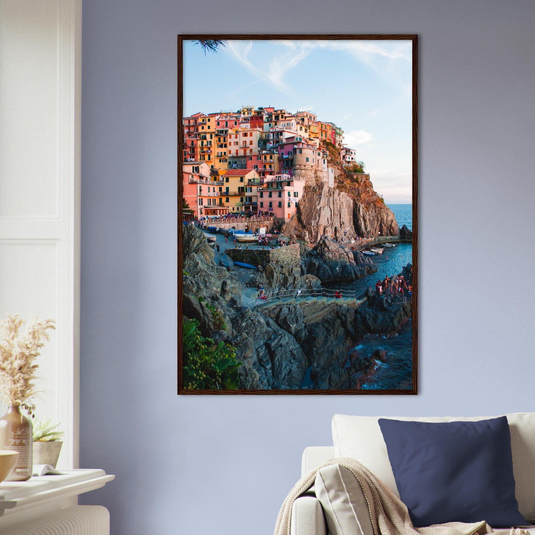 Manarola, Italy - Printree.ch architektur, berühmt, cinque, cinque terre, dorf, europa, farbig, Foto, Fotografie, italien, italienisch, küste, landschaft, ligurien, manarola, mediterran, meer, natur, reisen, riomaggiore, schön, sommer, stadt, stadtbild, strand, terre, tourismus, urlaub, vernazza, wahrzeichen, ziel