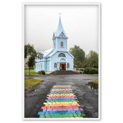 Seydisfjordur Kirche in Island - Printree.ch Architektur, Attraktion, auf dem Lande, Berg, blau, Dorf, farbig, Fotografie, Gebäude, Haus, Himmel, Hintergrund, hölzern, im Freien, Island, isländisch, Kirche, Kultur, Landschaft, landschaftlich, malerisch, nordisch, Reise, Religion, Seydisfjordur, Stadt, Stadtbild, Strasse, Szenerie, Tourismus, Wahrzeichen