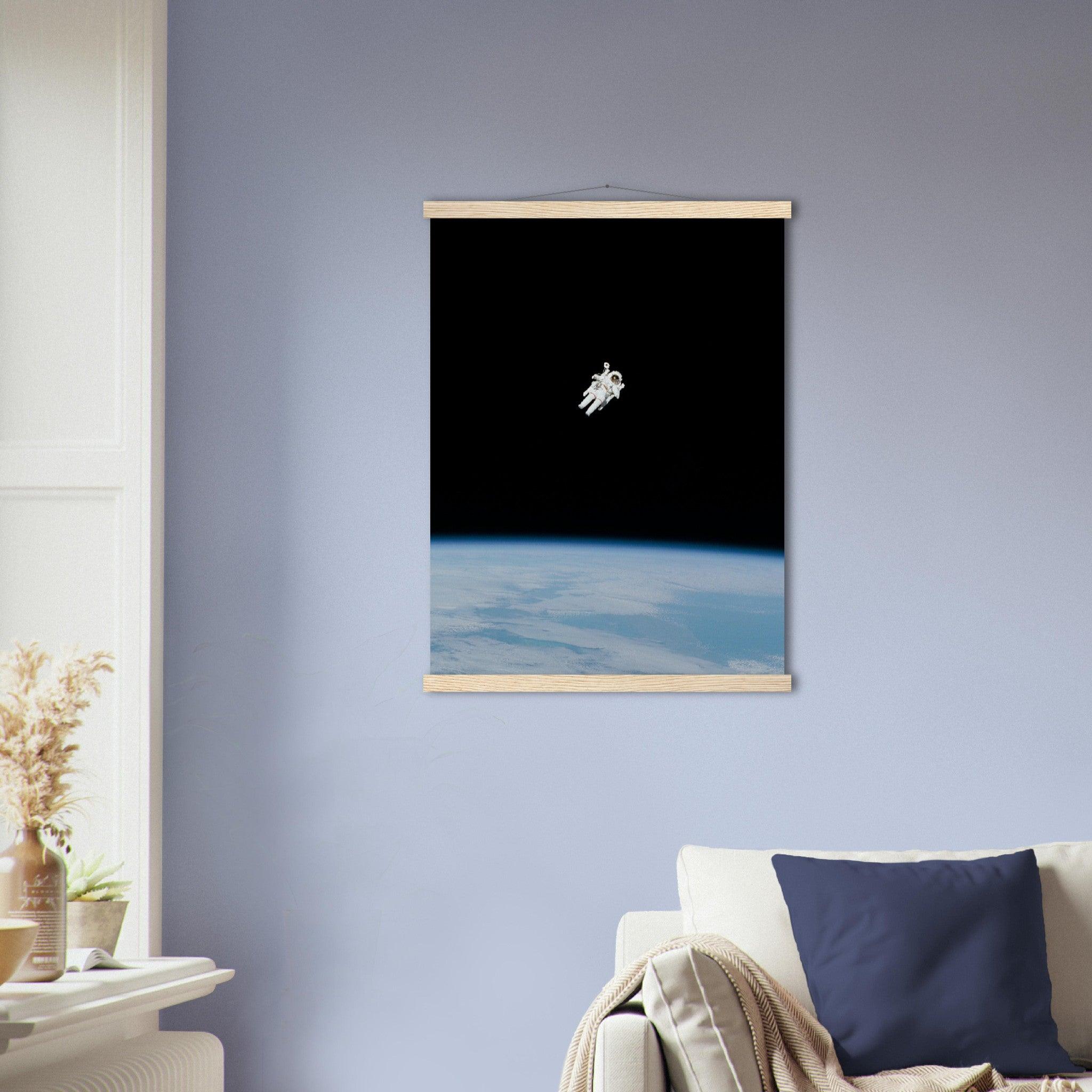 Über der Erde - Printree.ch Astronaut, Foto, Fotografie, Mond, Weltraum, Weltraum-Poster